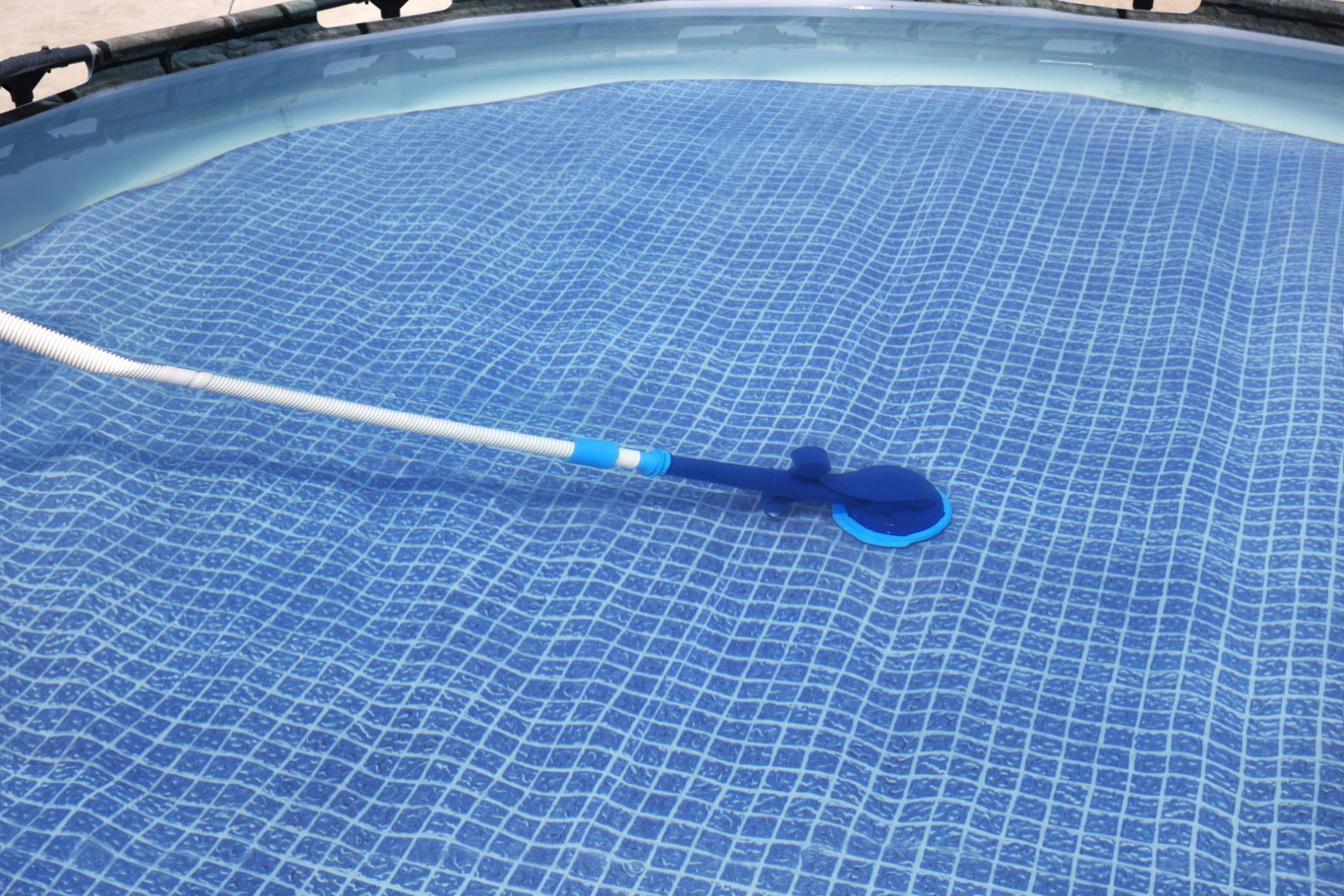 Above Ground Pool Cleaning Vacuum E1143