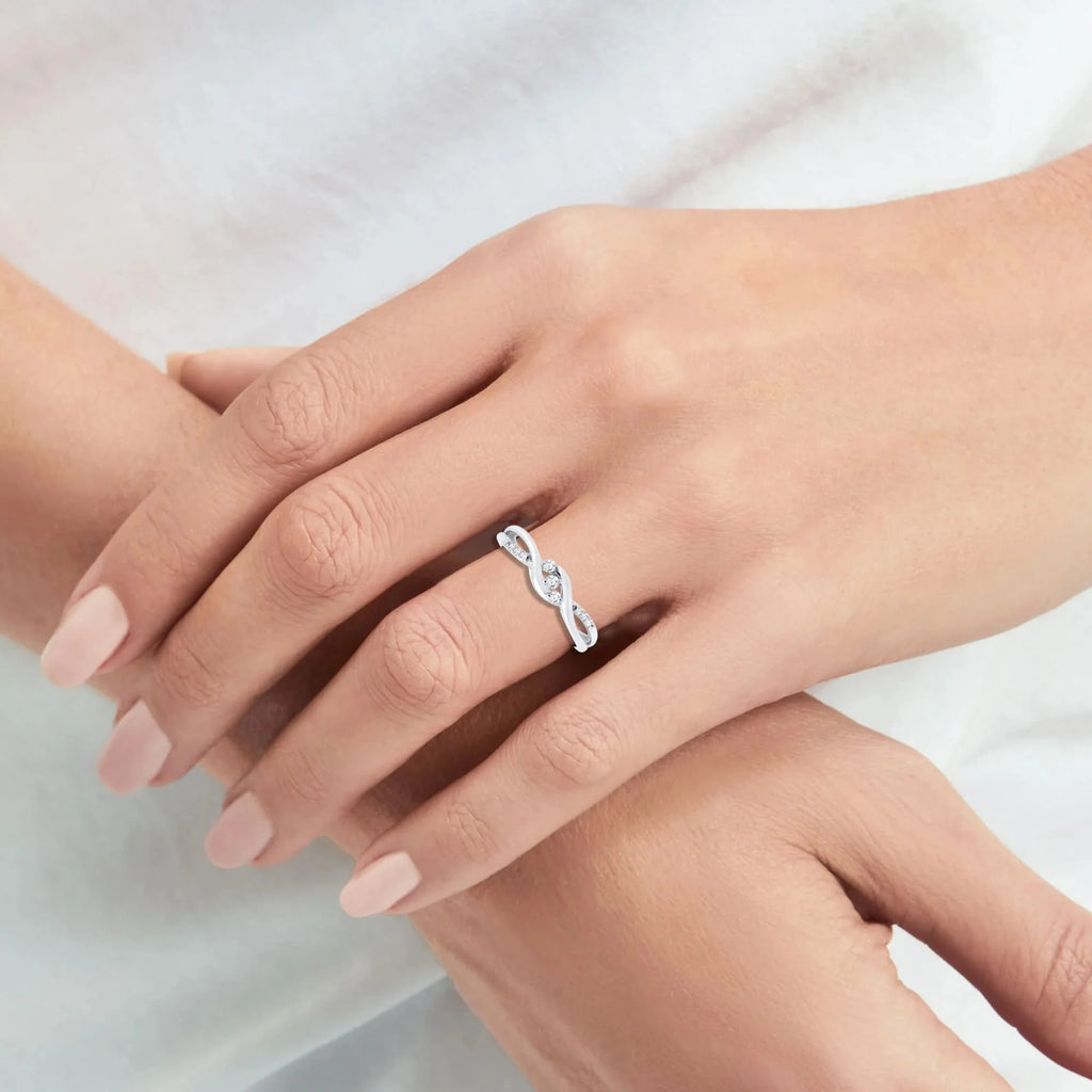 14k White Gold 3-Stone Twisted Vine Diamond Ring Q171