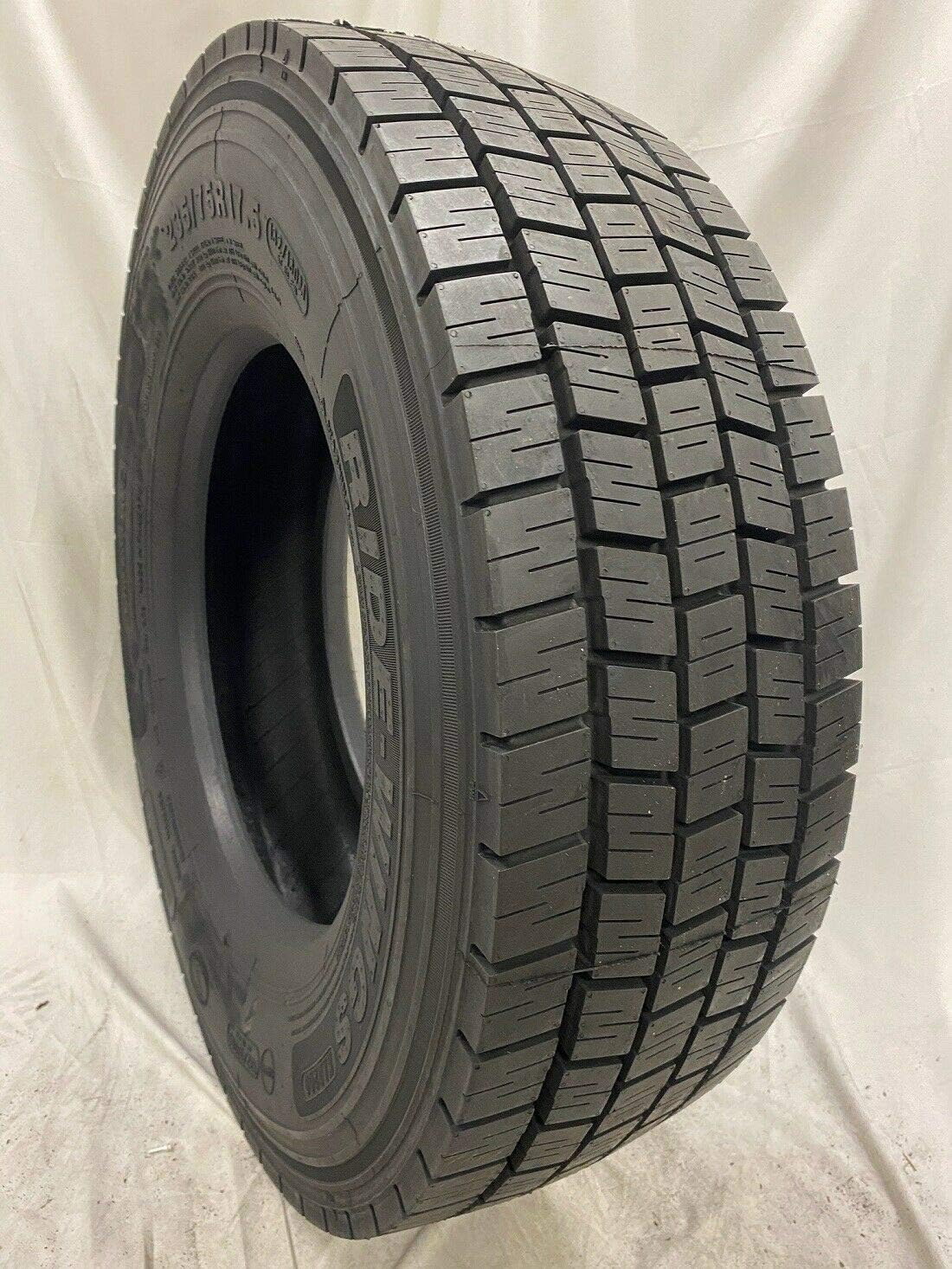 245/70R17.5 16 PLY 136/134 M All Positions Tire E76580