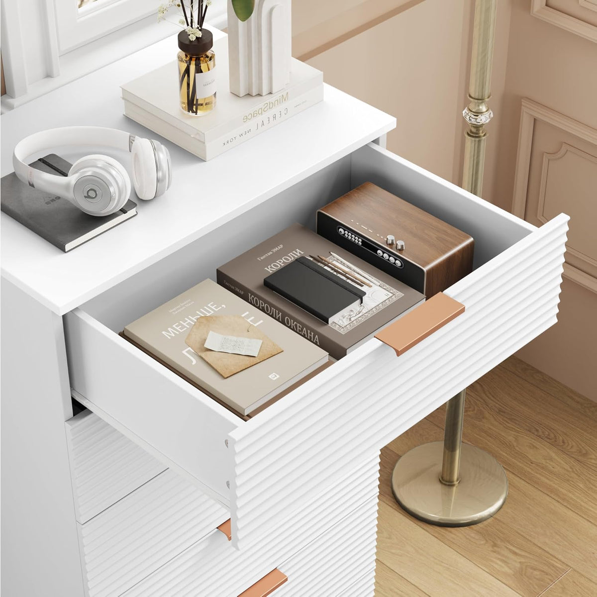 6 Drawer White Dresser C514179