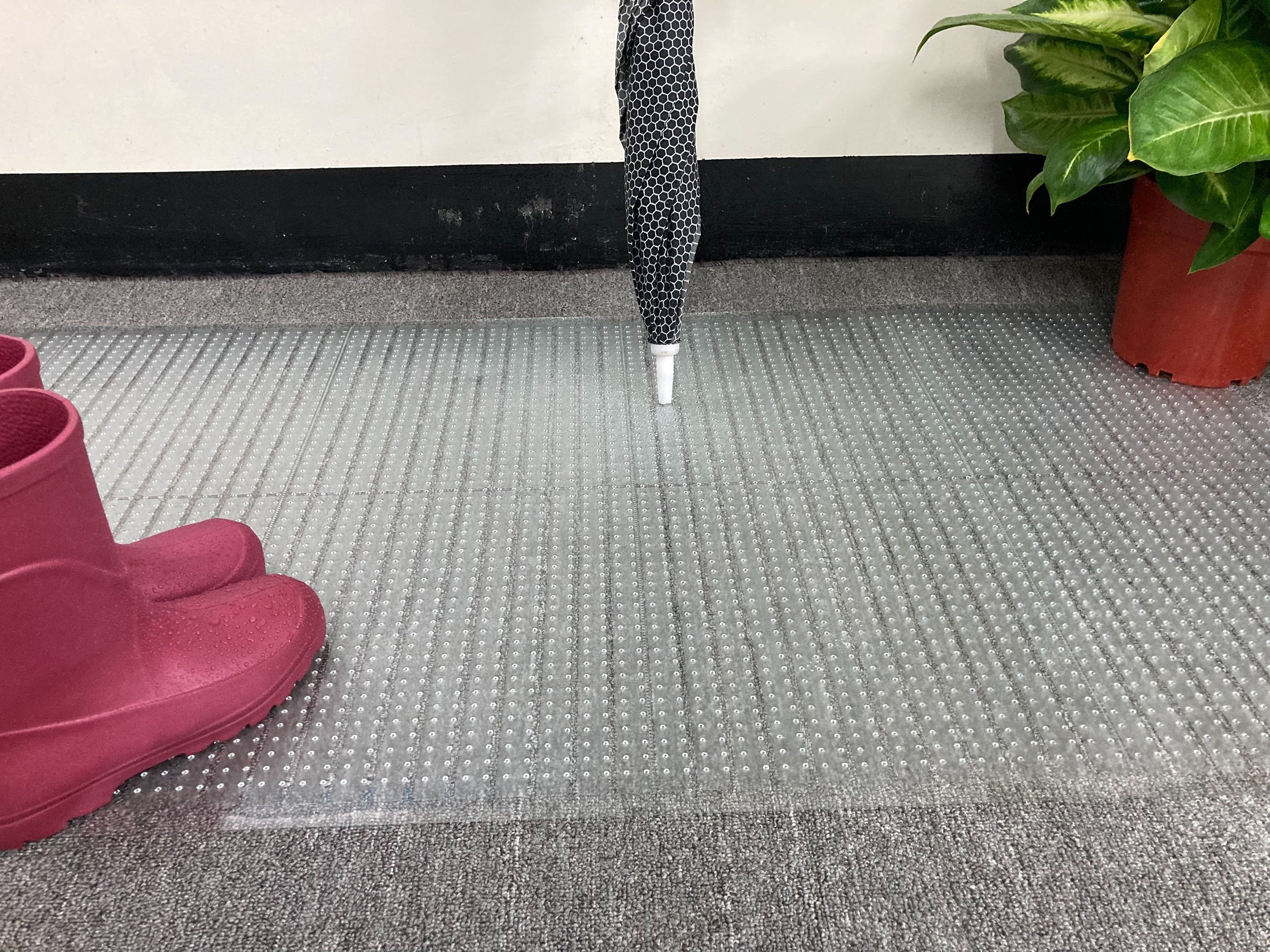Clear Waterproof Non-Slip Runner Rug Y50070