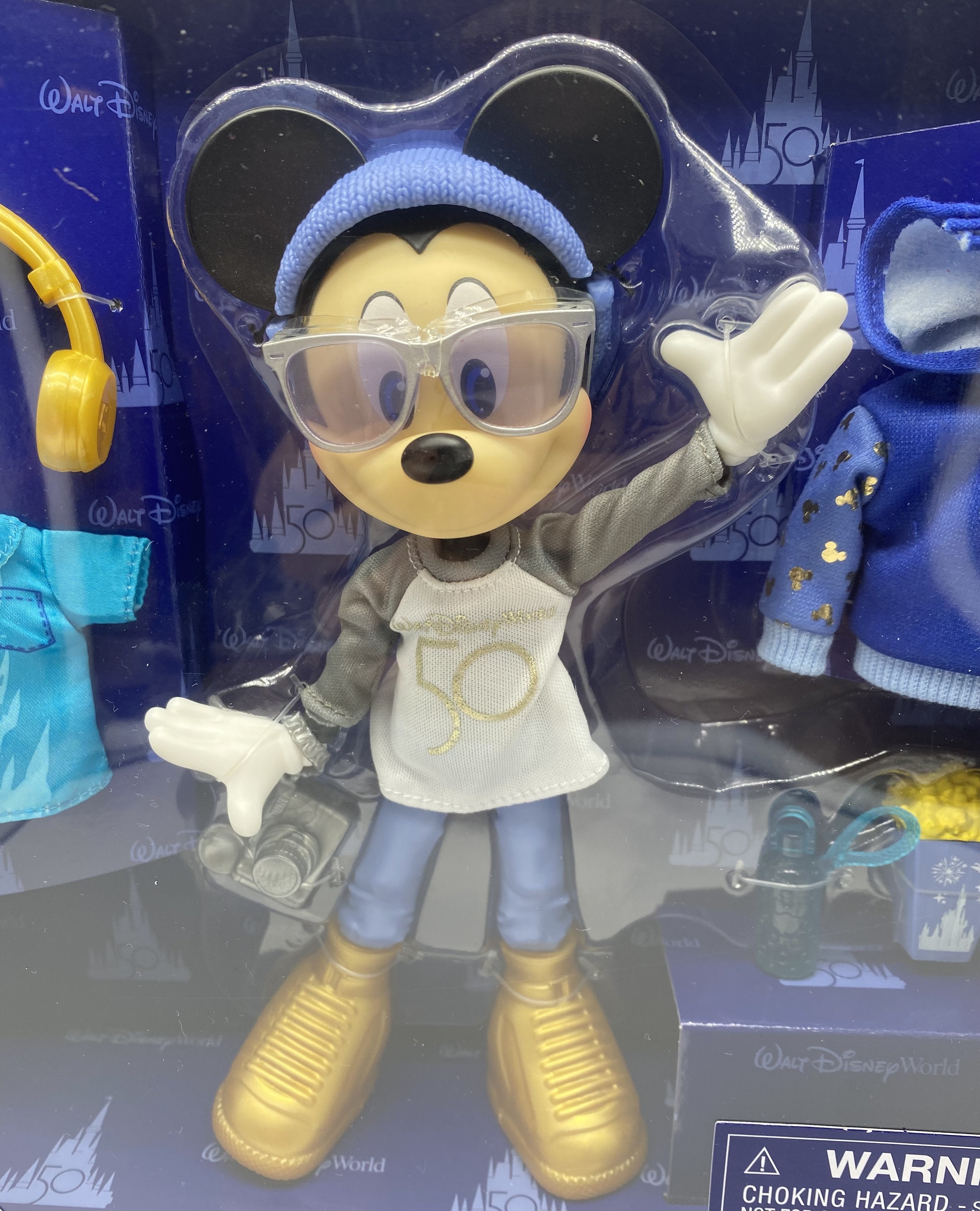 Mickey Mouse Doll & Accessories L368